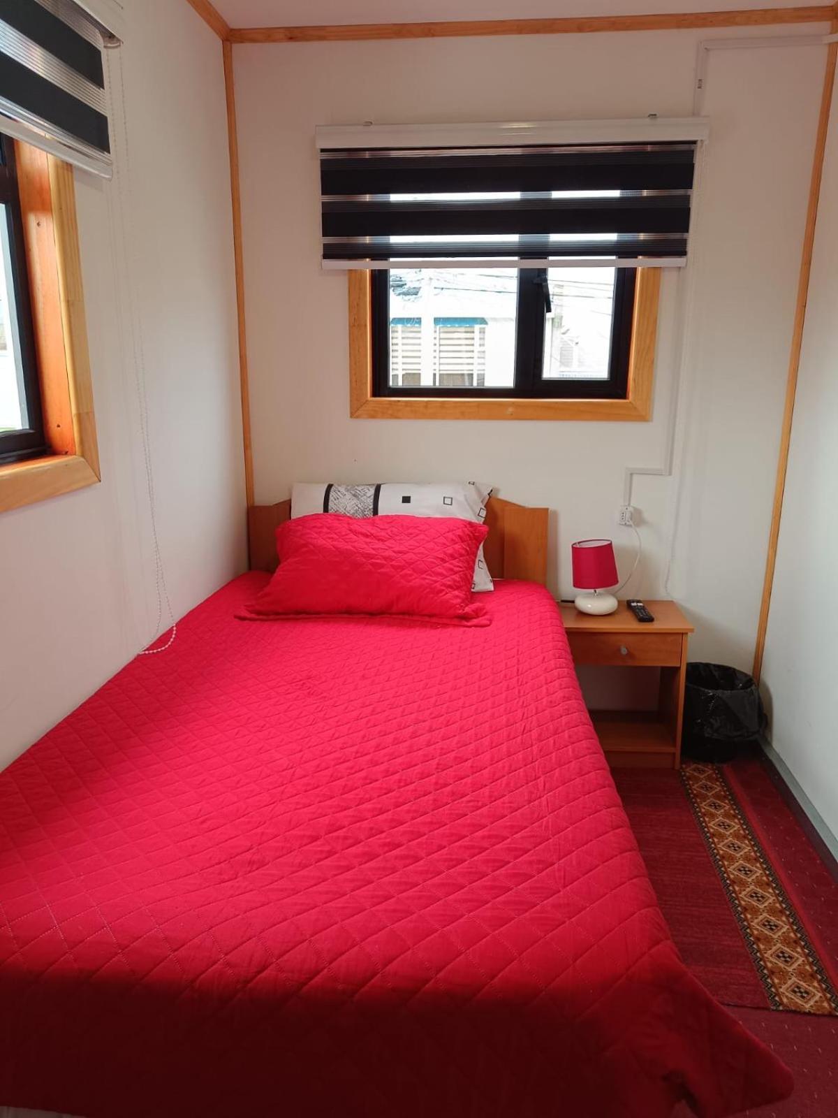 פורטו נטאלס Hostal B&B Coastal Natales מראה חיצוני תמונה