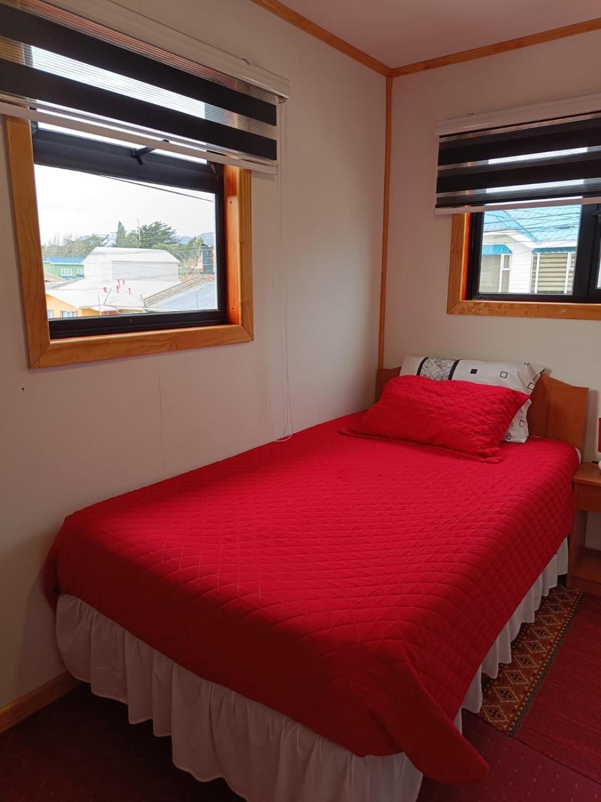 פורטו נטאלס Hostal B&B Coastal Natales מראה חיצוני תמונה